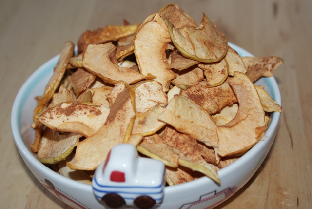 chipsy jabłkowe z nutą cynamonu